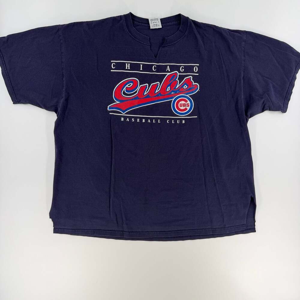 0701 XL Vintage Chicago Cubs MLB Baseball Club Graphic V-Neck T-Shirt